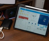 Home-Assistant-dashboard-on-iPad-next-to-a-Raspberry-Pi